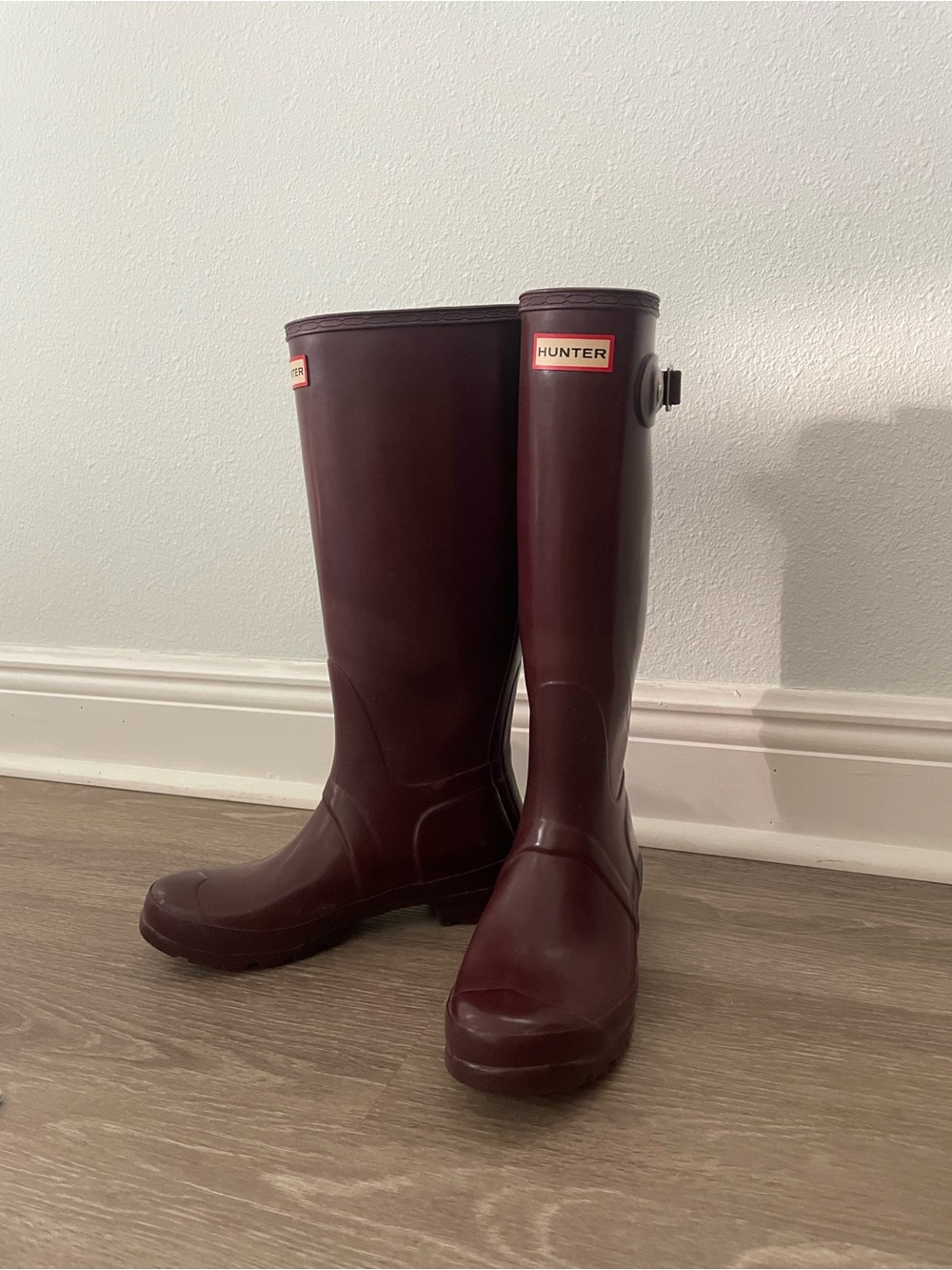 Hunter Tall Women's Rain Boots in Burgundy